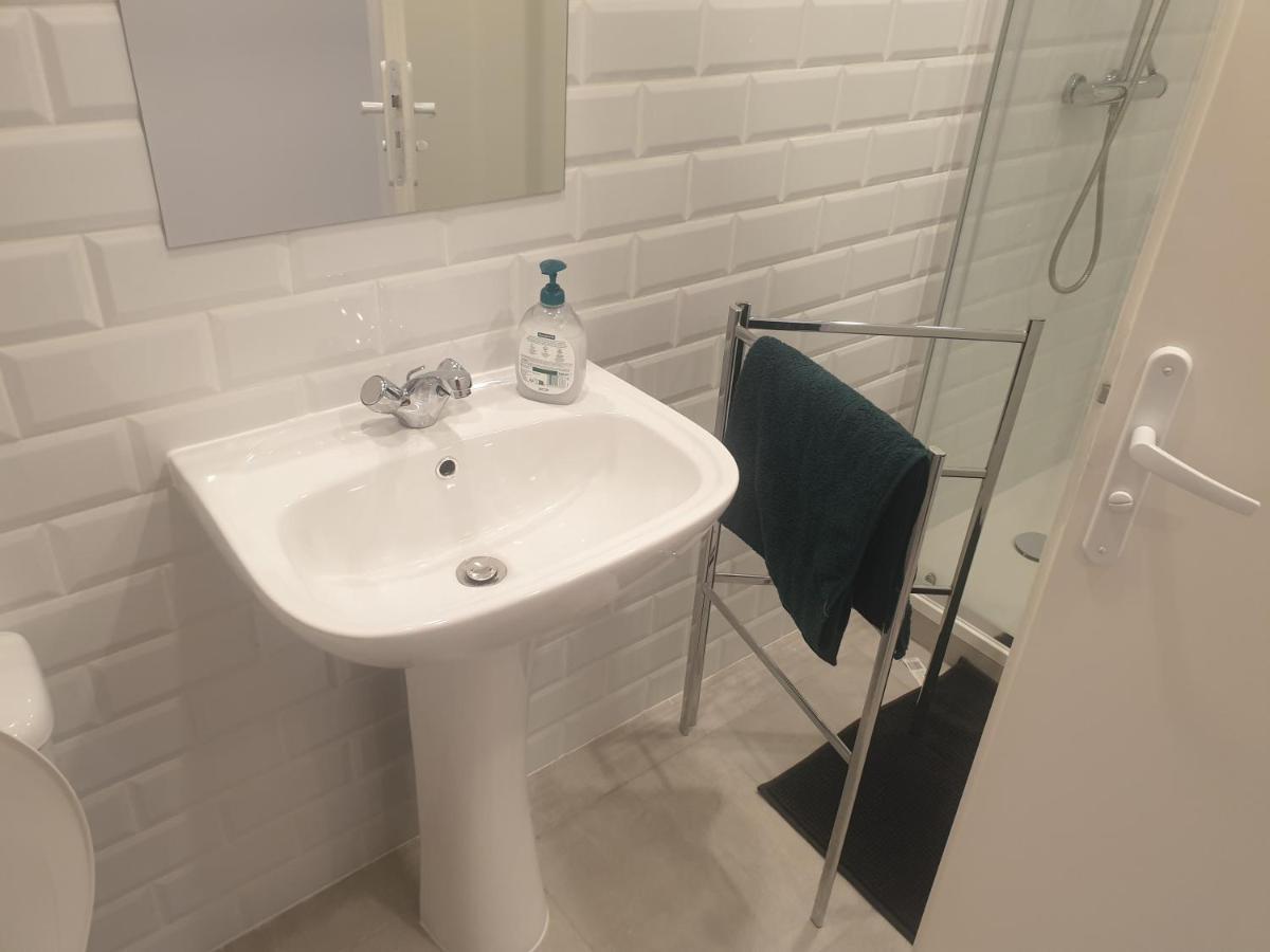Appartements Renove 2023 Proche Aeroport 5Min, Gare Sncf 2 Min, Tramway Au Pied De L'Immeuble , Parking Possible, Renovated Apartments 2023 Near The Airport 5 Min, Train Station 2 Min, Tram Next To The Building 1 Min, Parking Possible Ница Екстериор снимка