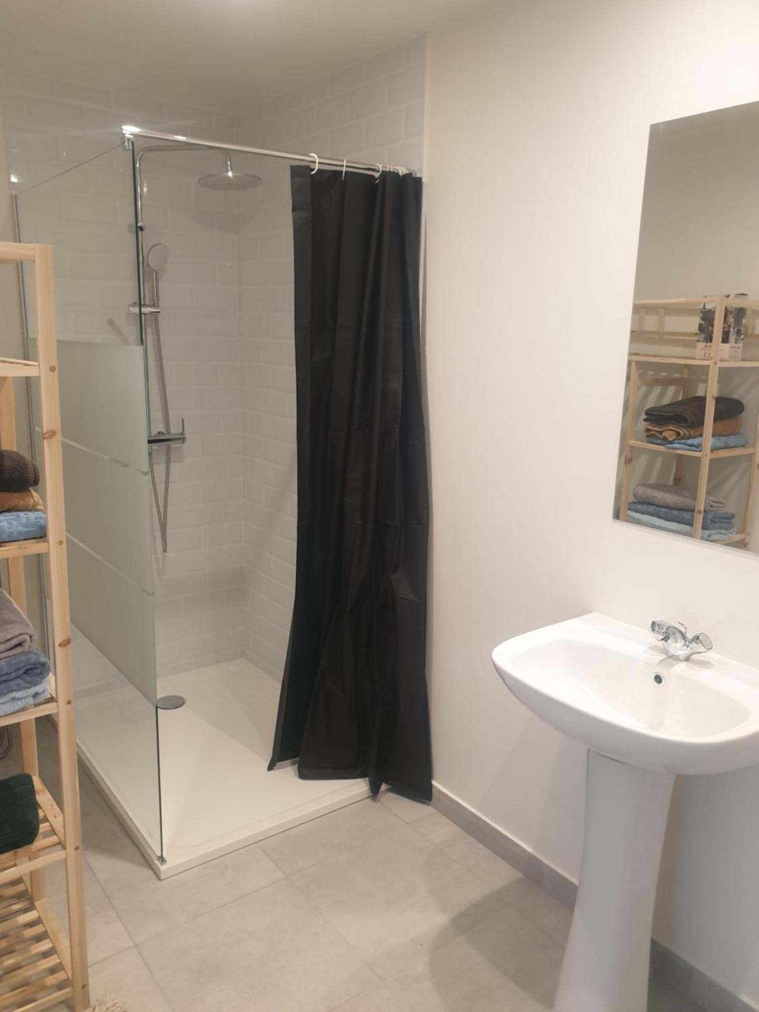 Appartements Renove 2023 Proche Aeroport 5Min, Gare Sncf 2 Min, Tramway Au Pied De L'Immeuble , Parking Possible, Renovated Apartments 2023 Near The Airport 5 Min, Train Station 2 Min, Tram Next To The Building 1 Min, Parking Possible Ница Стая снимка