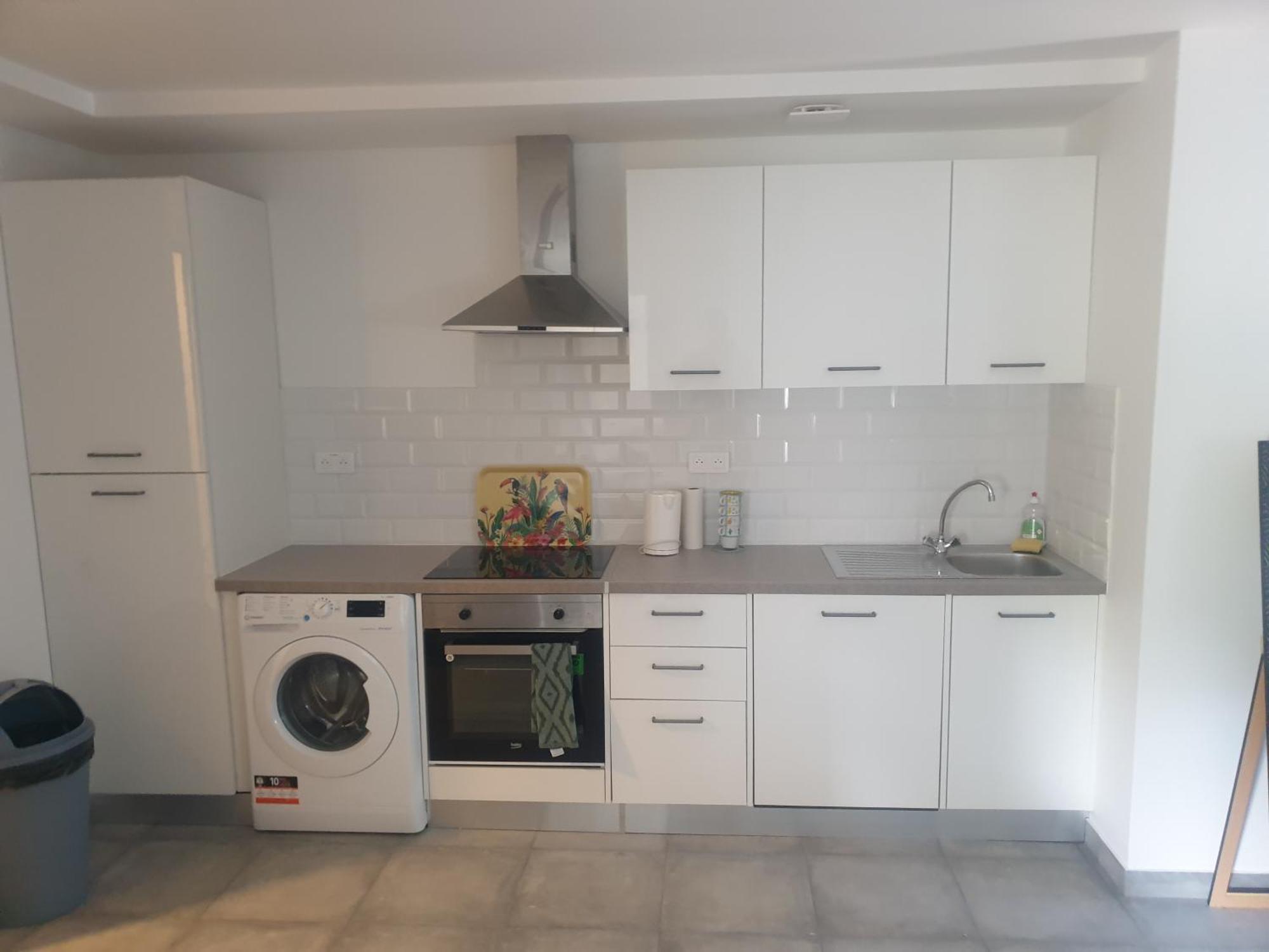 Appartements Renove 2023 Proche Aeroport 5Min, Gare Sncf 2 Min, Tramway Au Pied De L'Immeuble , Parking Possible, Renovated Apartments 2023 Near The Airport 5 Min, Train Station 2 Min, Tram Next To The Building 1 Min, Parking Possible Ница Стая снимка